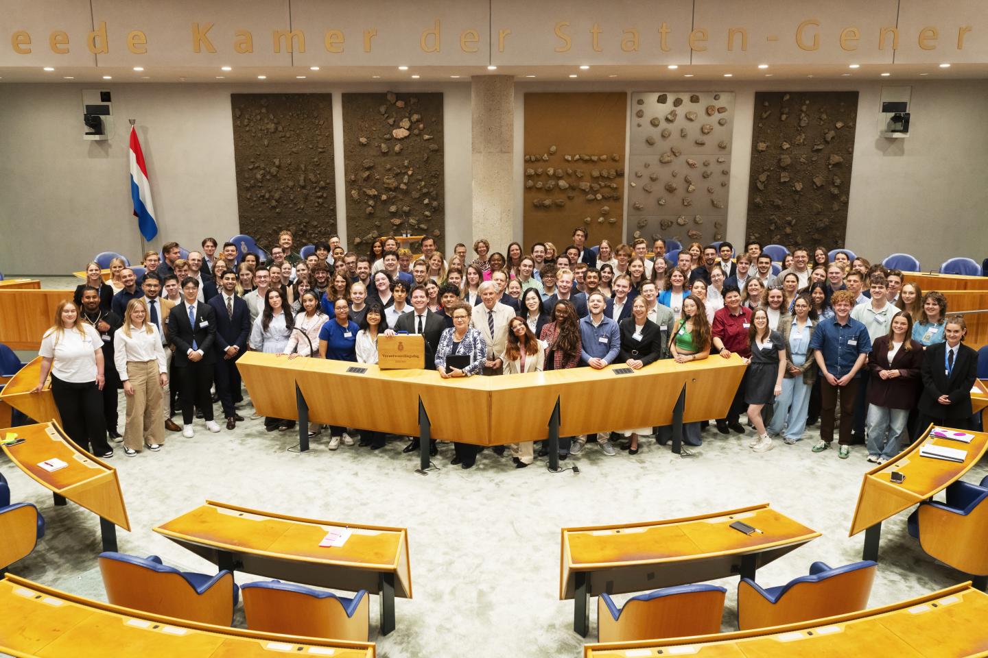 The V-100 group in the Tweede Kamer chamber